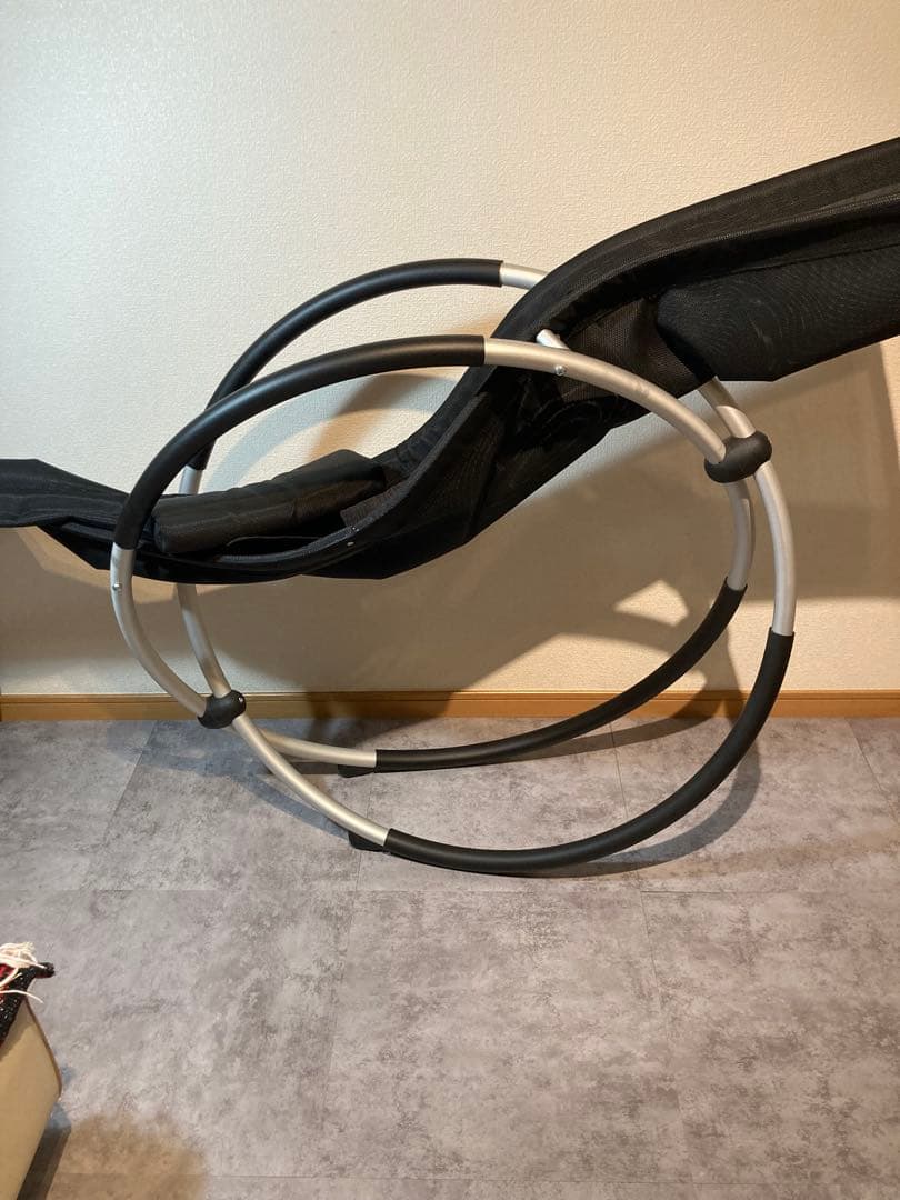 黒 メッシュ リング ロッキングチェア ヘッドレスト付 折り畳み 浮遊椅子