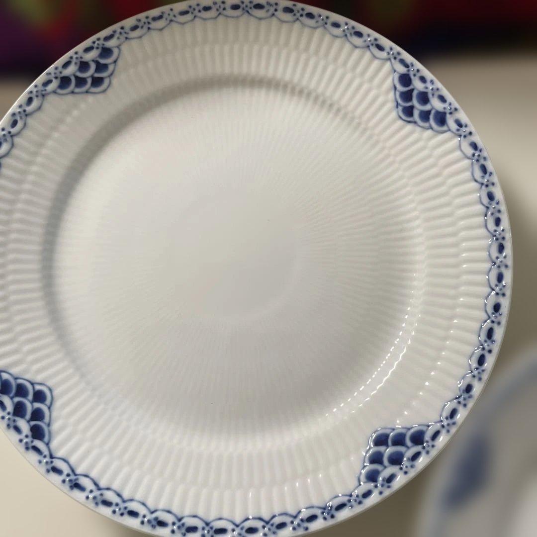 売却済み！　 ロイヤルコペンハーゲンディナー皿ハーフレース 2枚