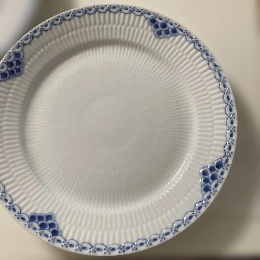 売却済み！　 ロイヤルコペンハーゲンディナー皿ハーフレース 2枚