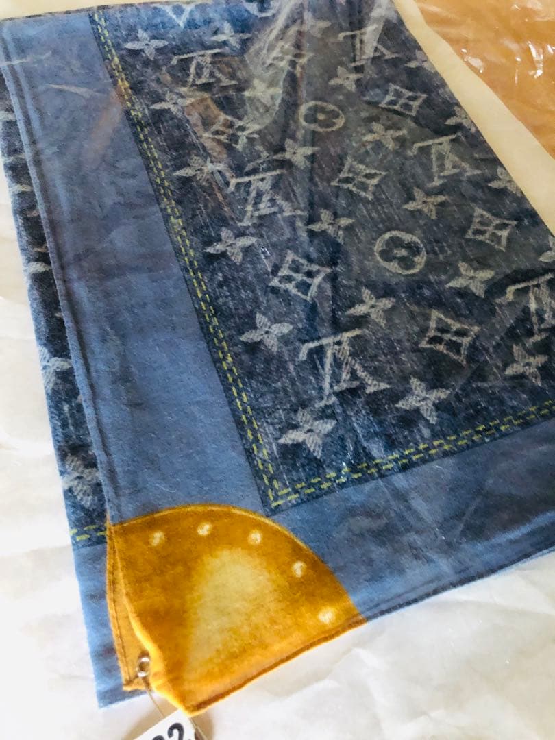 ルイヴィトン　ハンカチ ロレックスノベルティハンカチ付き