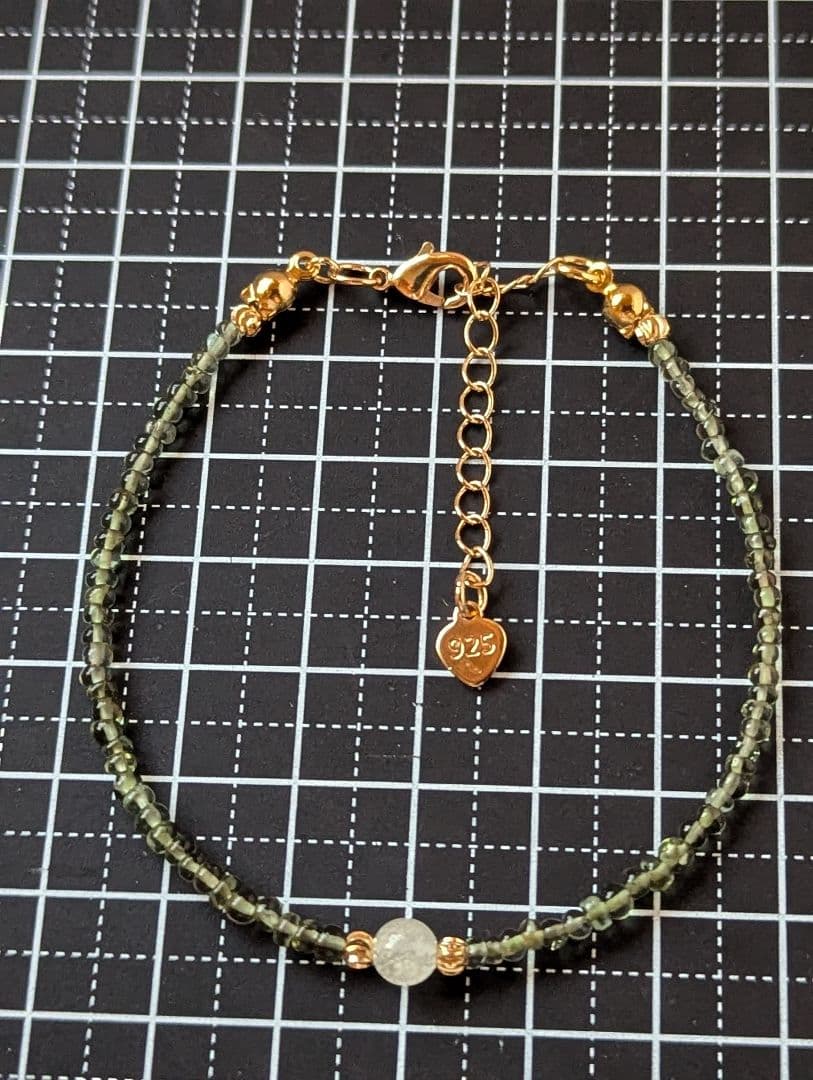 希少　モルダバイト小粒とリビアングラス丸玉のブレスレット　14kgf