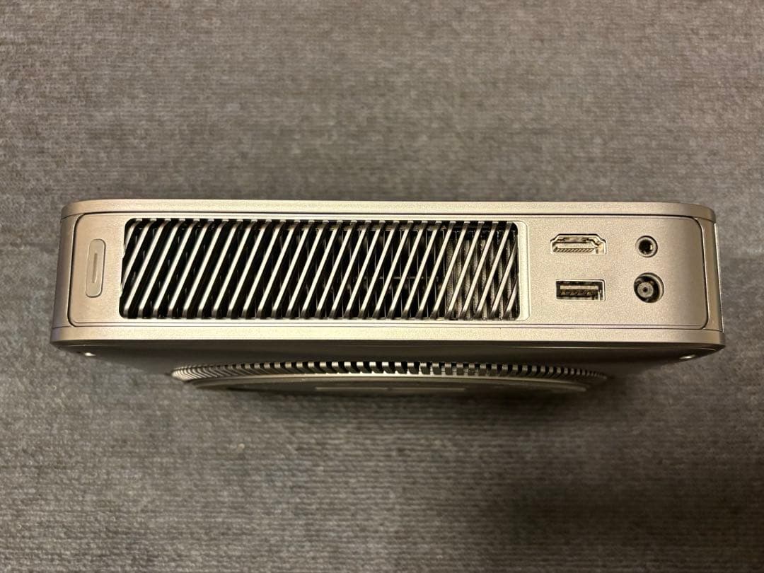 Dangbei Atom レーザープロジェクター(スタンド付)