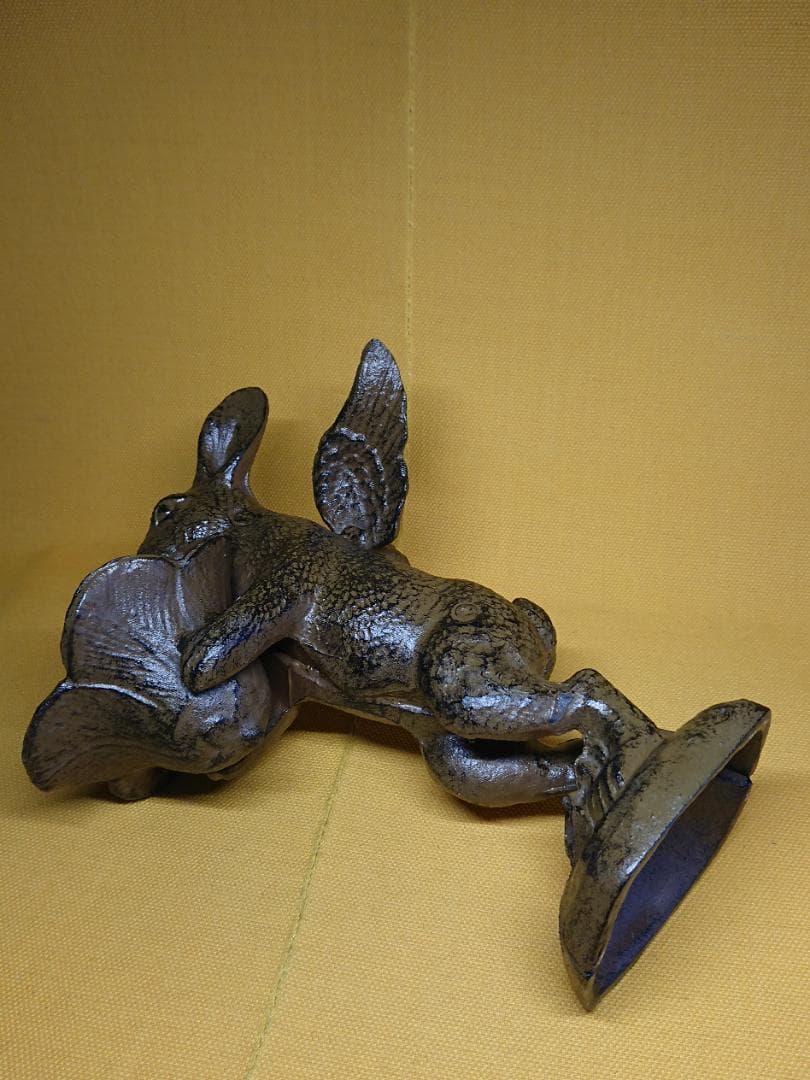 【美品】ウサギ　兎　天使　金属　置物　インテリア　工芸品　美術品　A3420