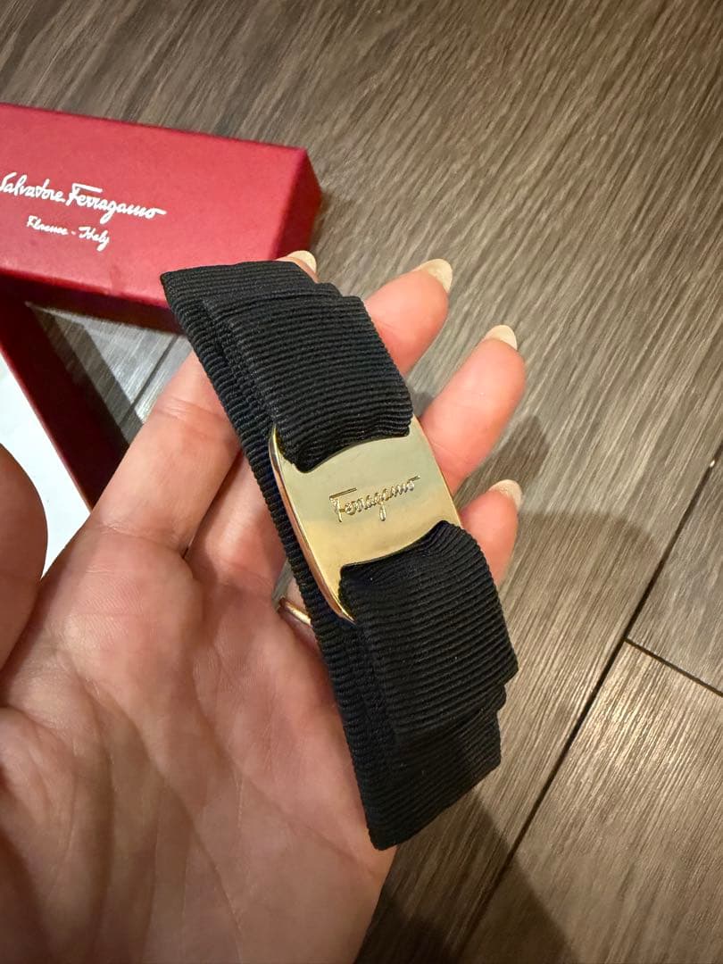 Salvatore Ferragamo ブラックヘアバレッタ