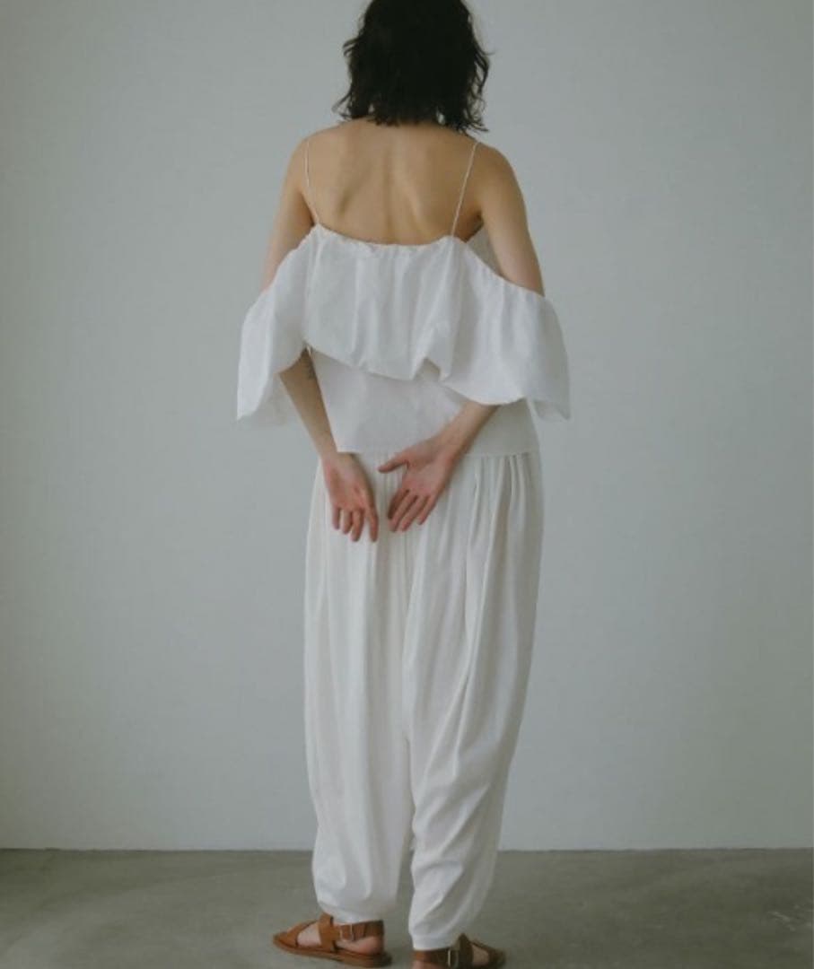 ETRE TOKYO エトレトウキョウ ウエストギャザーバルーンカットパンツ