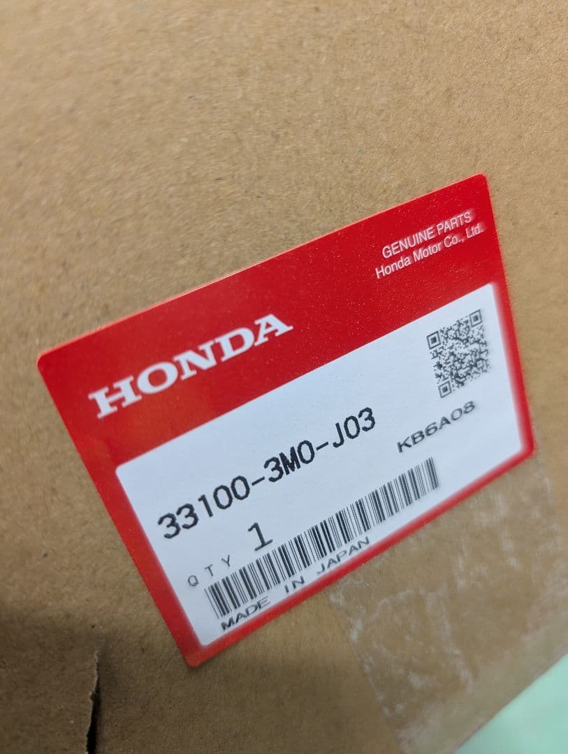 ヴェゼル　ヘッドライト　右　RV系