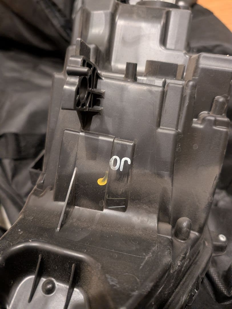 ヴェゼル　ヘッドライト　右　RV系