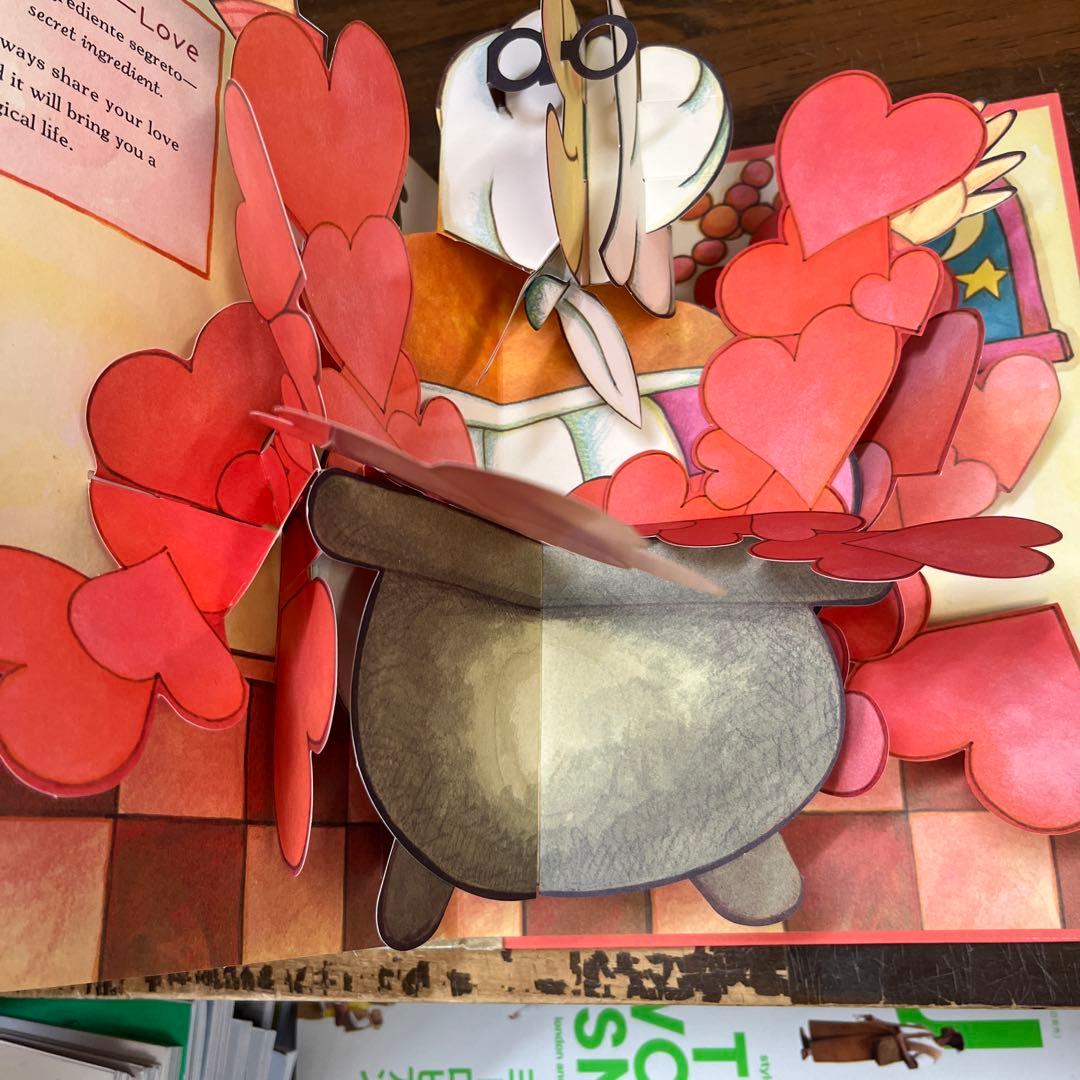 洋書 Brava, Strega Nona!: Pop-Up Book