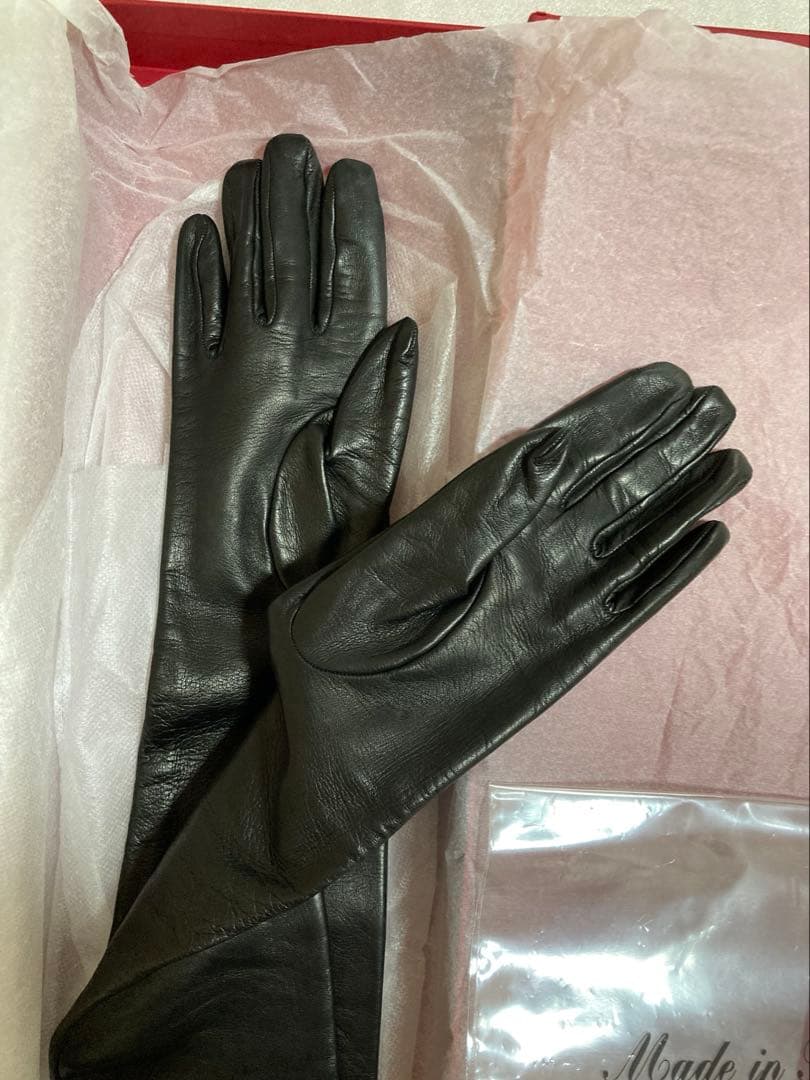 【72時間限定お値下】VALENTINO GARAVANI 黒　ロンググローブ