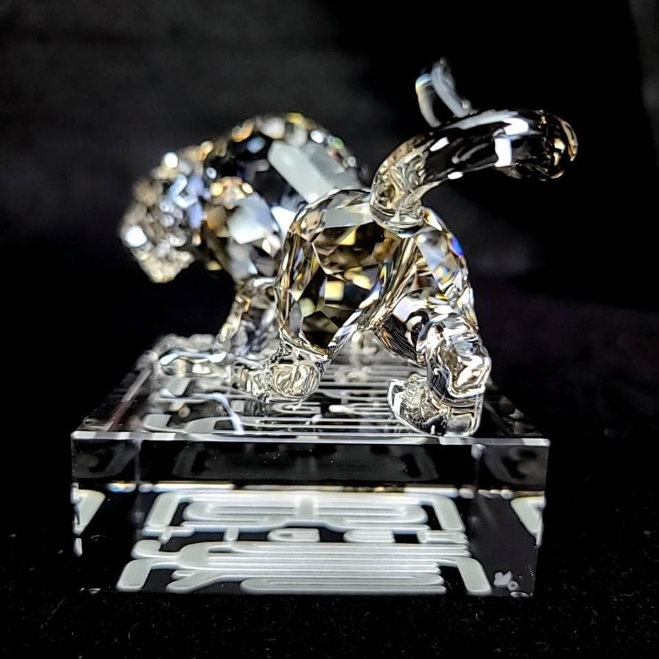 ◆未使用級◆スワロフスキー　虎　寅　トラ　2010年限定　置物　箱つき