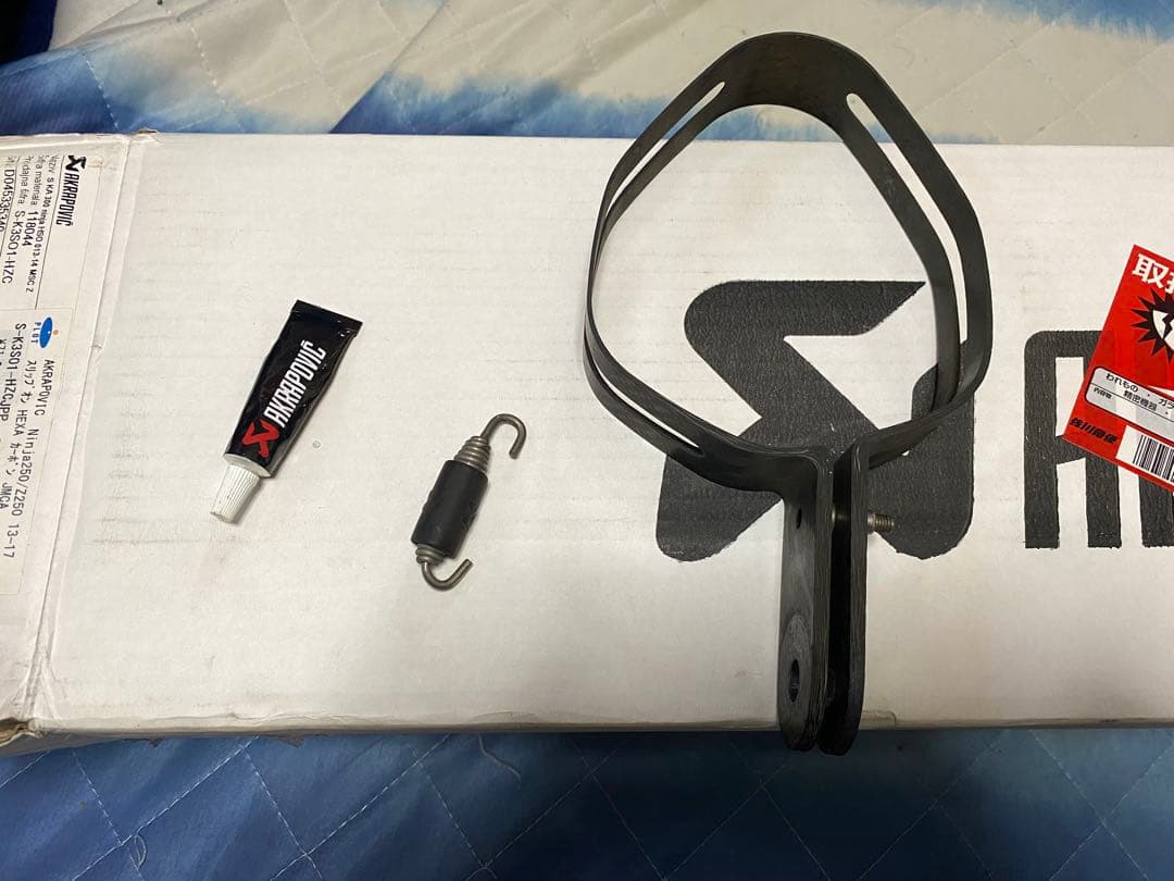 AKRAPOVIC カーボンファイバー マフラー ninja250