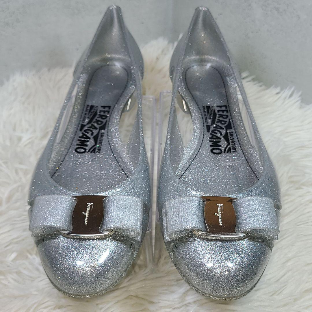 【Ferragamo】ヴァラ　ラバーフラットシューズ　レインパンプス
