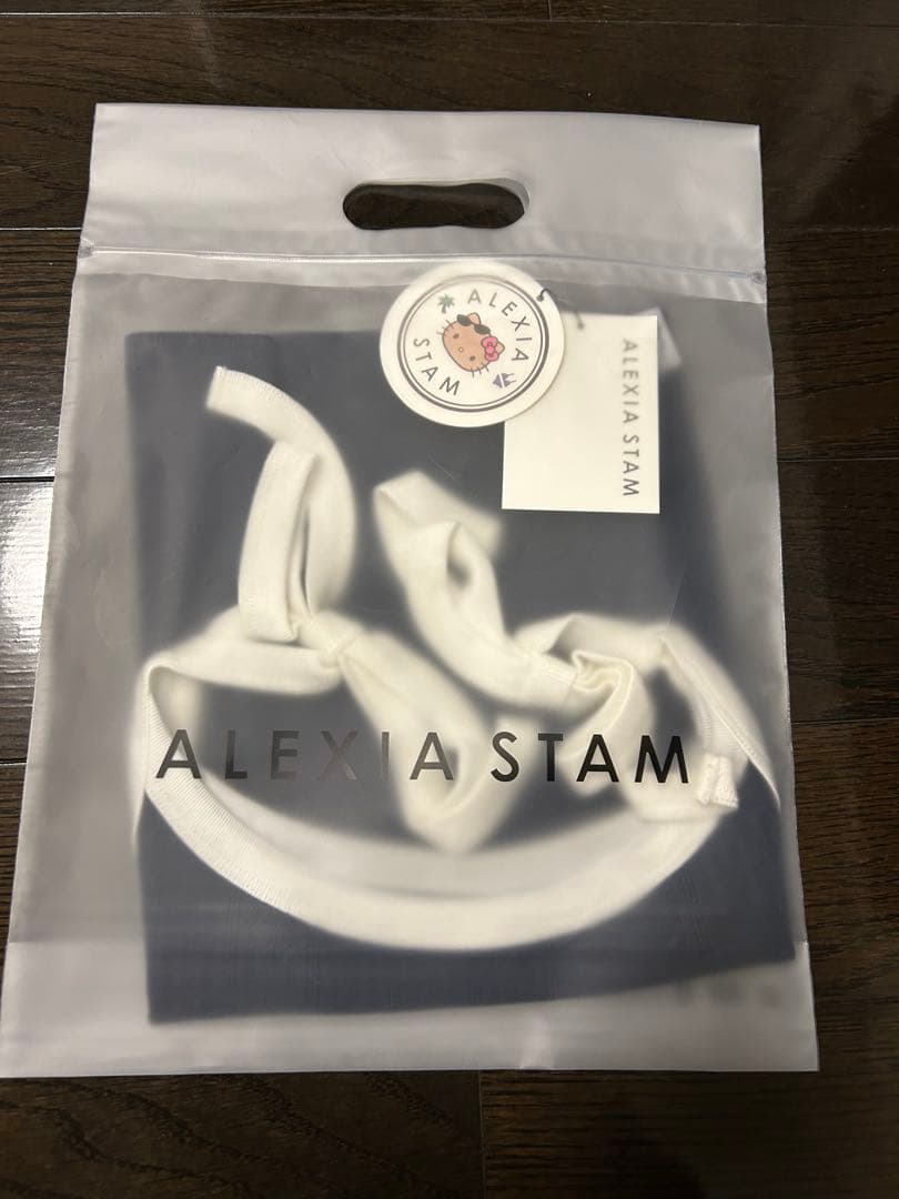 トップス SanrioxALEXIASTAM ShoulderRibbonCamisole