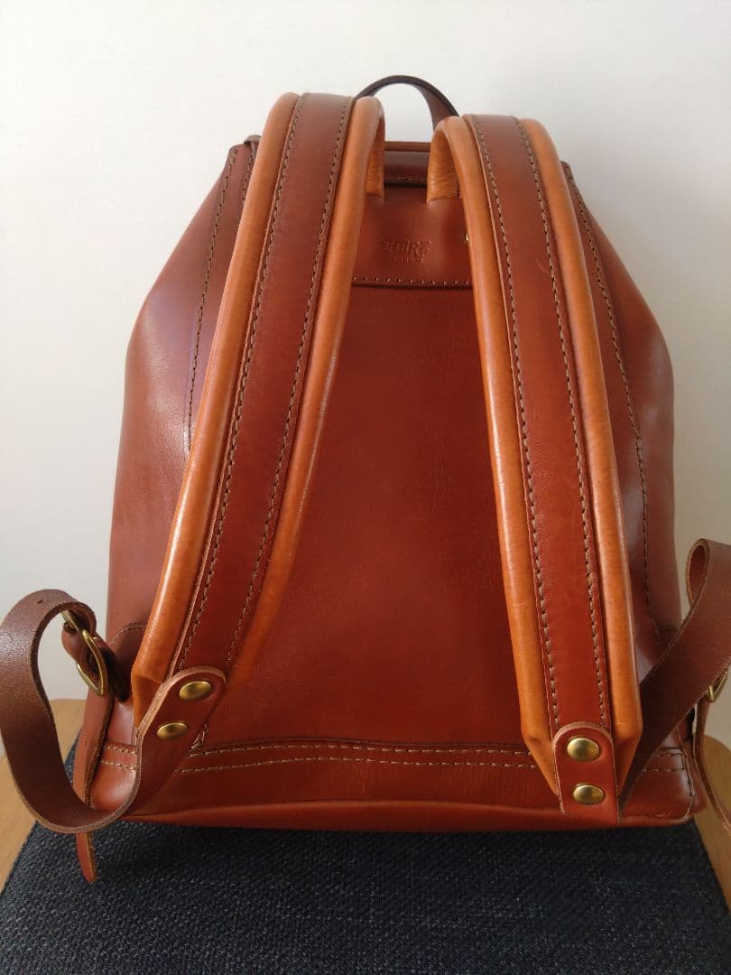 ヘルツ スタンダードなリュック М チョコ HERZ