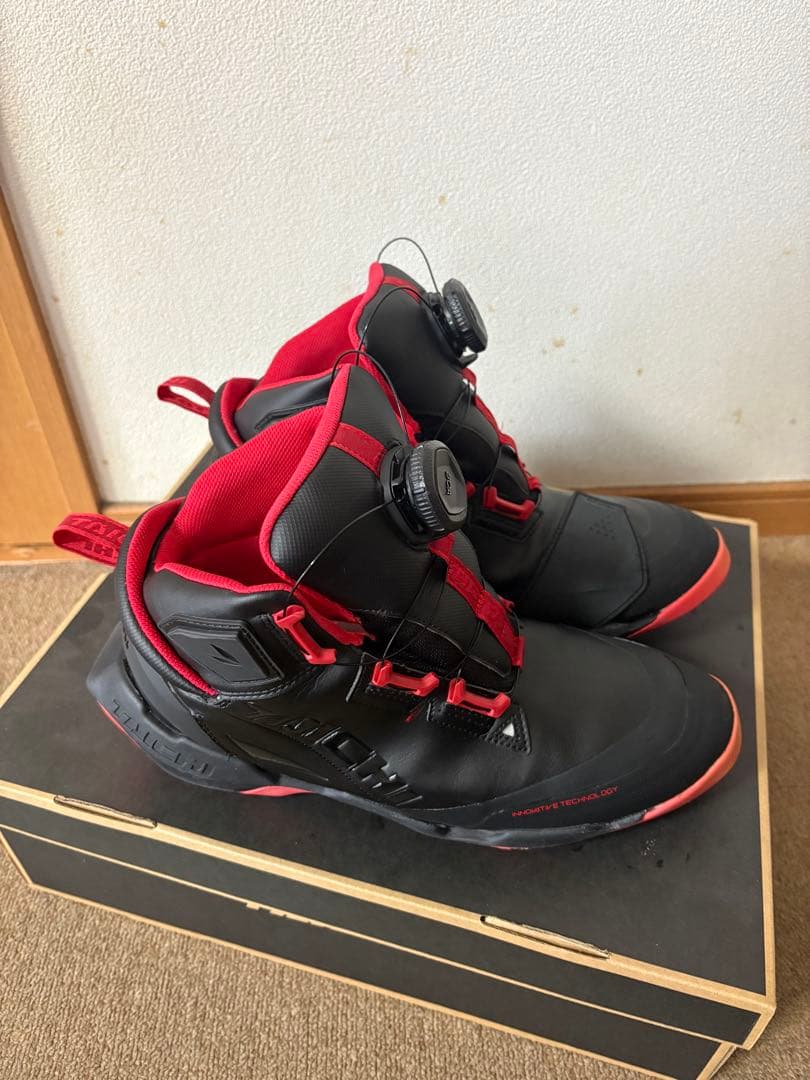 TAICHI RSS013 バイク用靴 ブラック/レッド　26.5cm