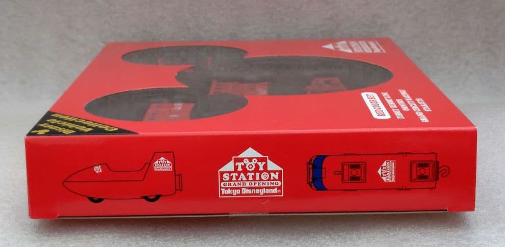【未開封】ディズニーランド　トイ・ステーション　トミカ　レッドカラーセット