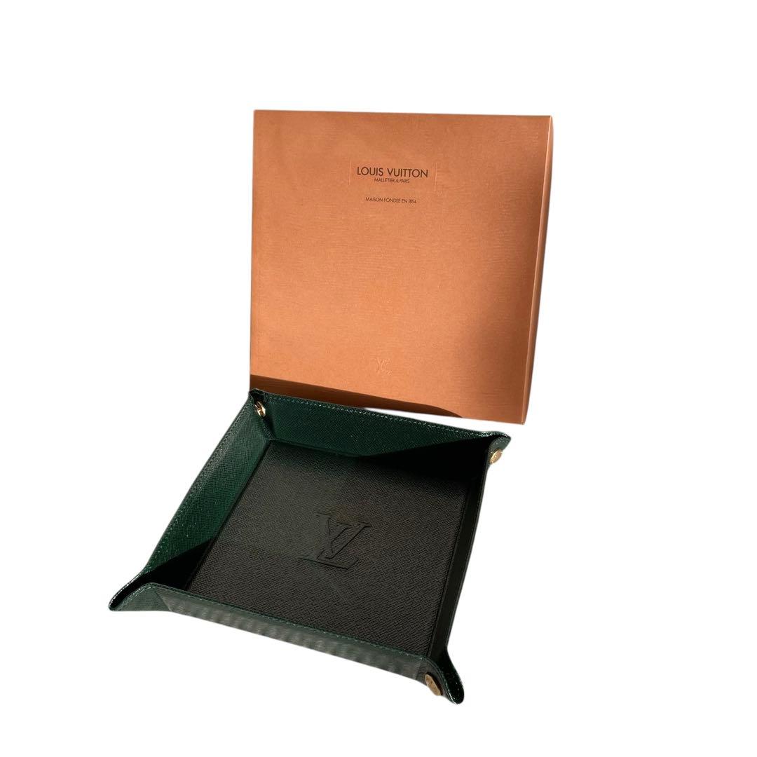 LOUIS VUITTON ルイヴィトン 小物入れ アクセサリーケース タイガ