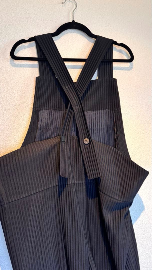 オムプリッセ　イッセイミヤケ　ブラックオーバーオール