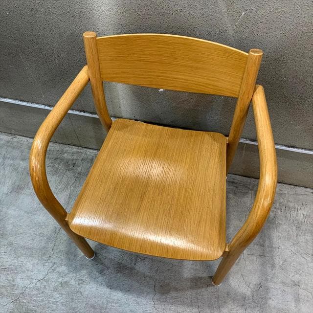 無印良品オーク材ダイニングアームチェア
