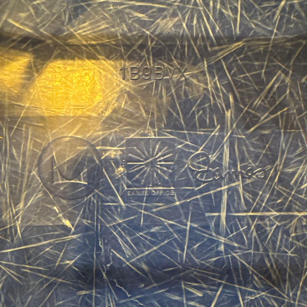 ハーマンミラー社　イームズ　サイドシェルチェア