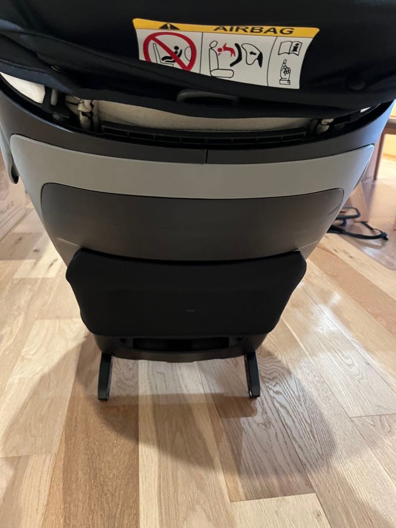 貴重　RECARO salia J ブラック チャイルドシート