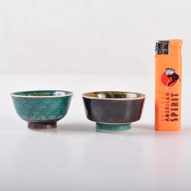 九谷焼　青手九谷　二代徳田八十吉造　絵変　酒盃　ぐい呑 ２客　共箱　C　7120