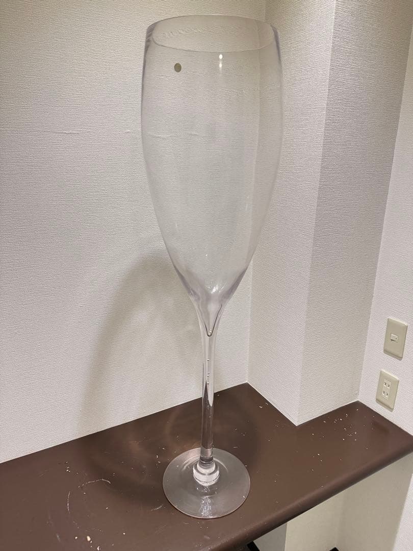 巨大シャンパングラス　店舗イベント　花瓶　インテリア　デカ盛りパーティー風水