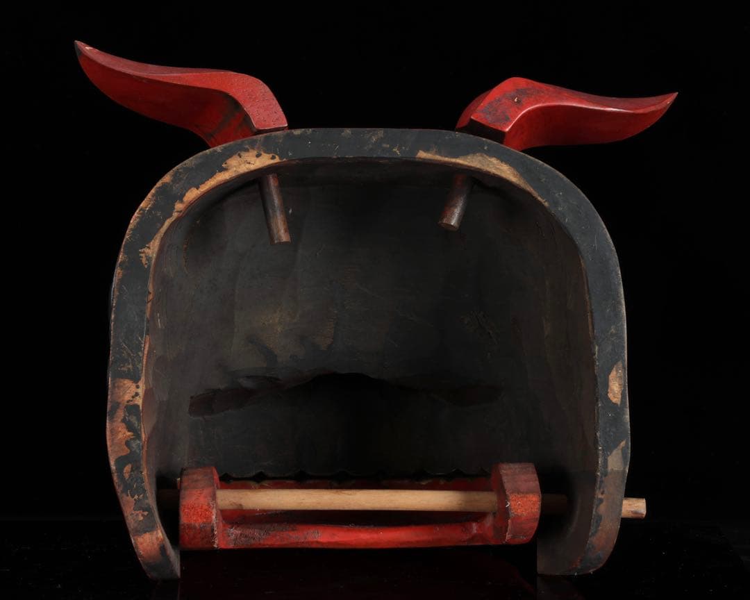 時代物 木彫獅子頭 朱漆塗金彩 幅34cm 獅子舞 神楽面 魔除 縁起物 骨董品