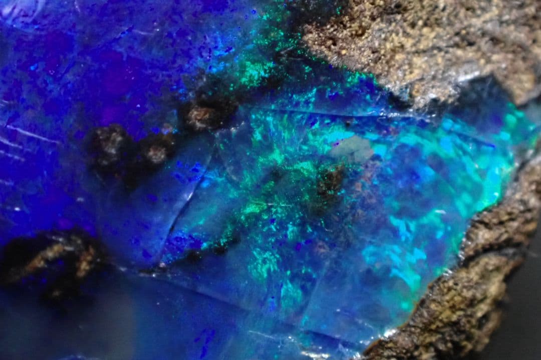 ボルダーオパール　オーストラリア　原石　③　送料無料