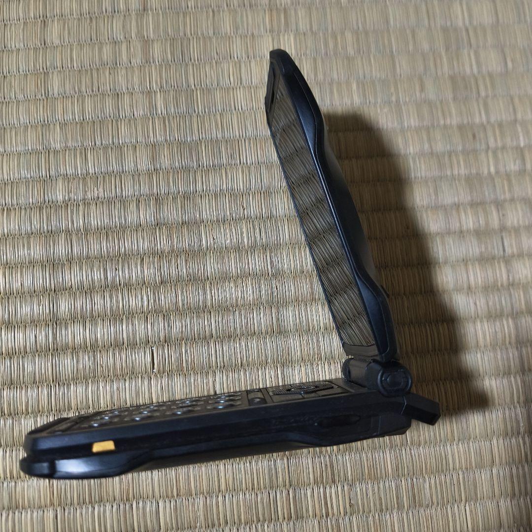 は*る様 GzOne TYPE-X 折りたたみ式携帯電話 本体