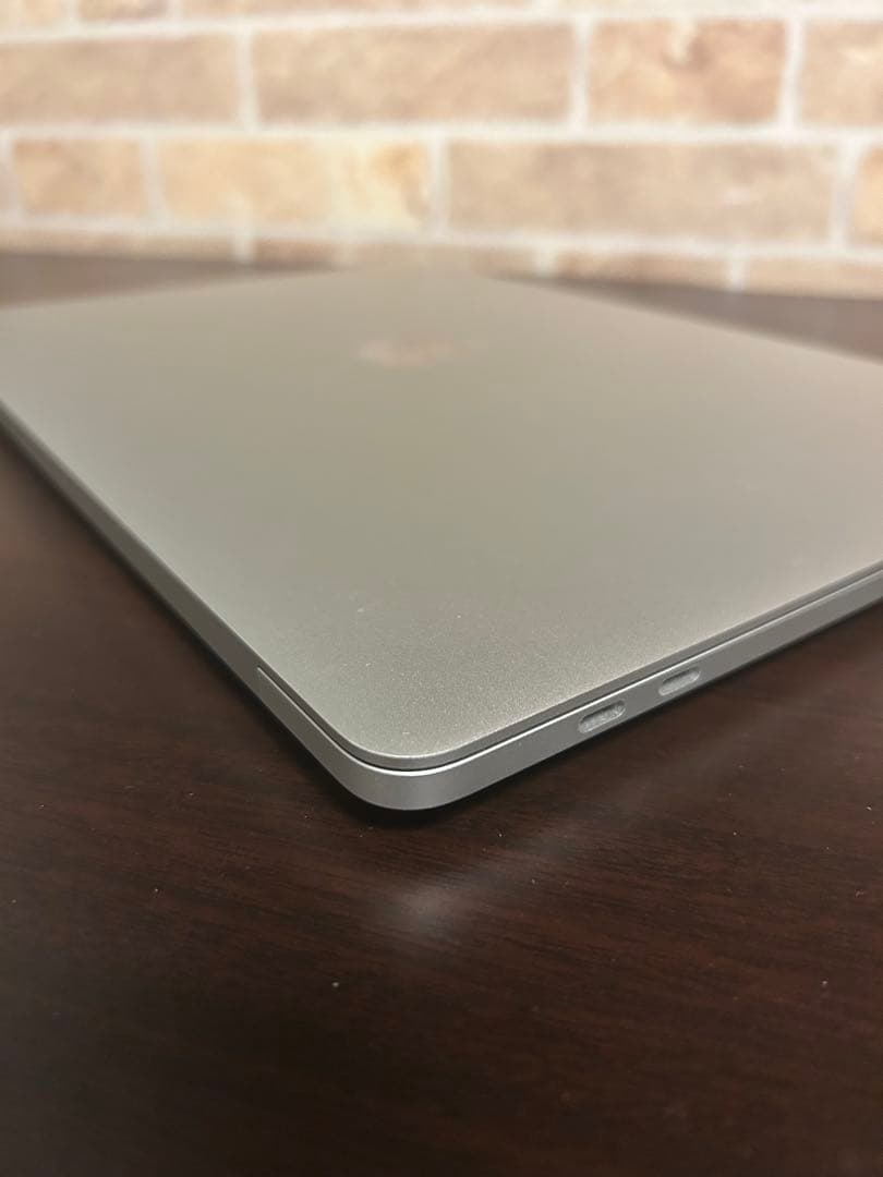 Apple MacBook Pro 13インチ M2 8GB 本体のみ　元箱無し