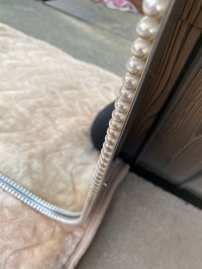 パール付壁掛けミラー　アンティーク　ヴィンテージ　ショップ　サロン　美容室　鏡