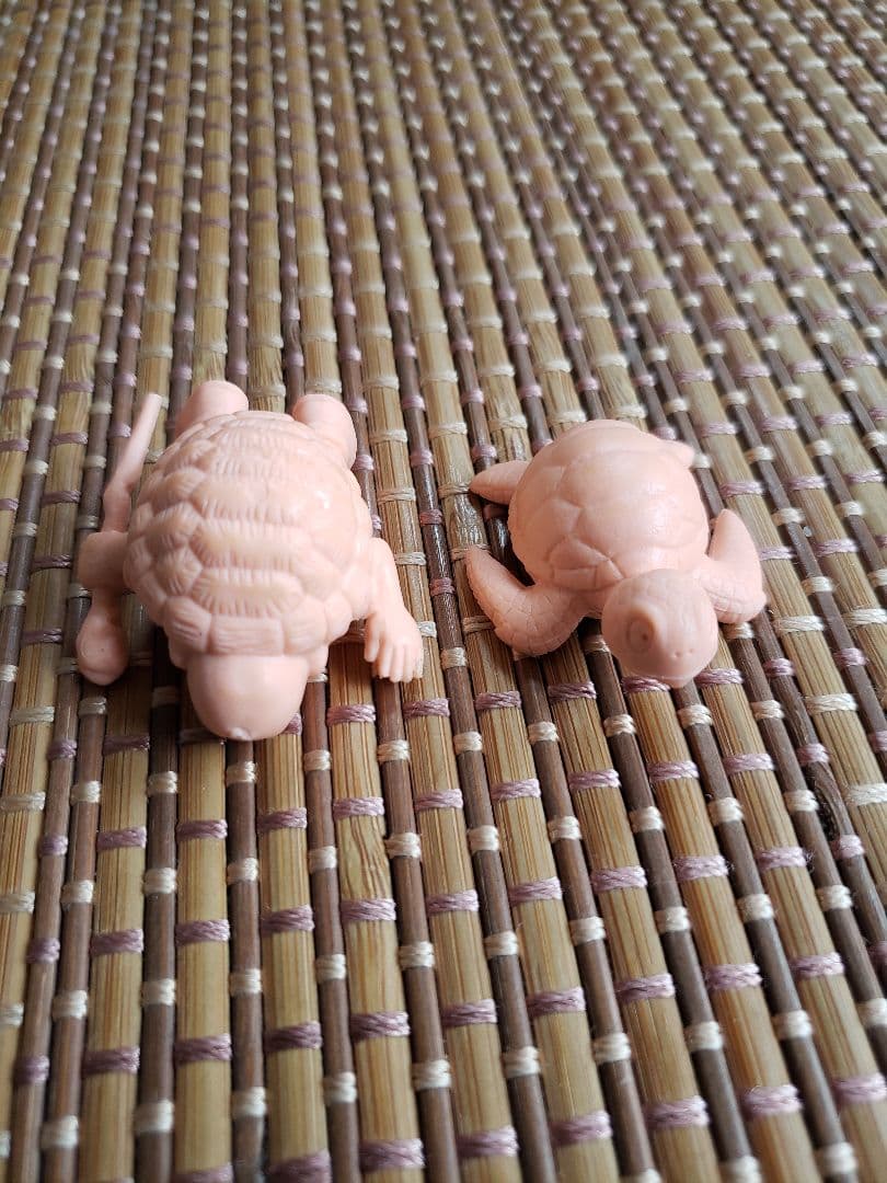 ドラゴンボール消しゴムドンブリ畑　亀仙人と亀　肌色　ペールオレンジ