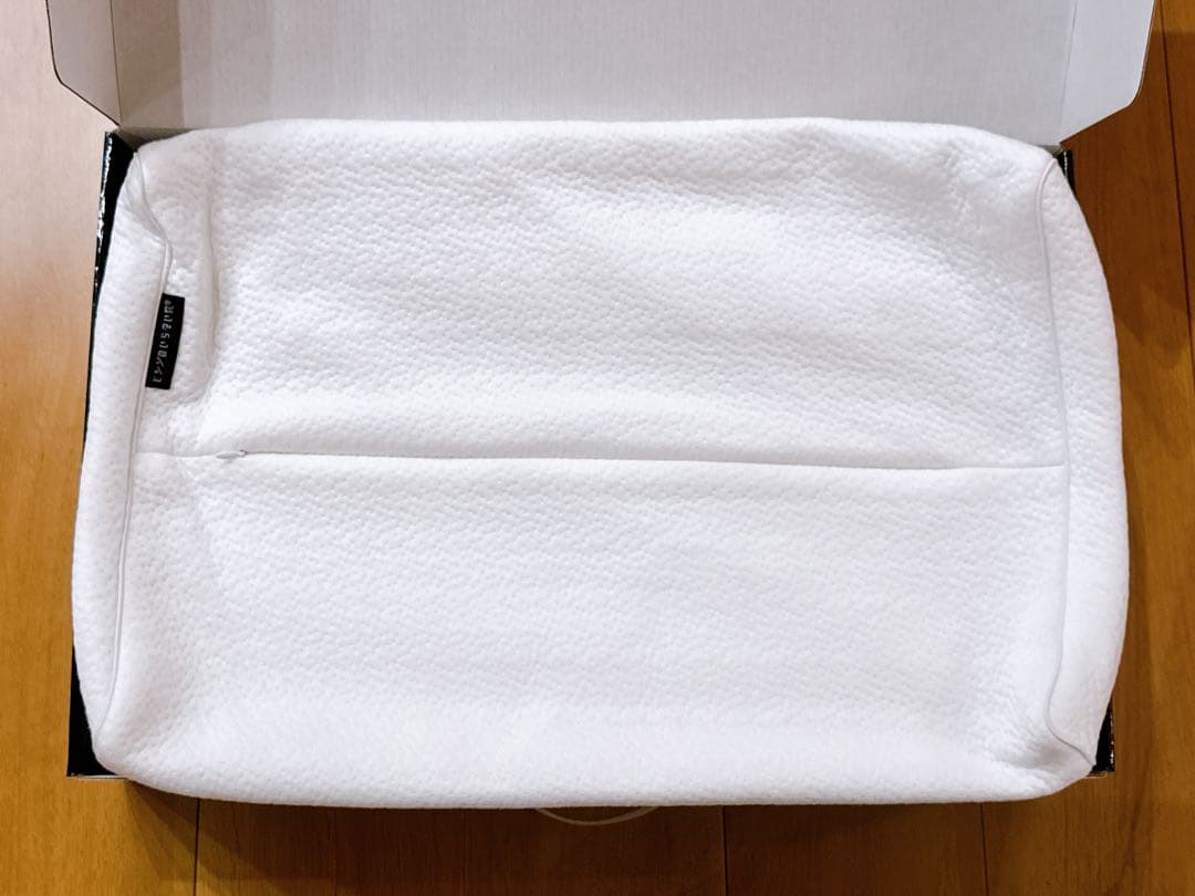 【新品同様・カバー付き】ヒツジのいらない枕　至極
