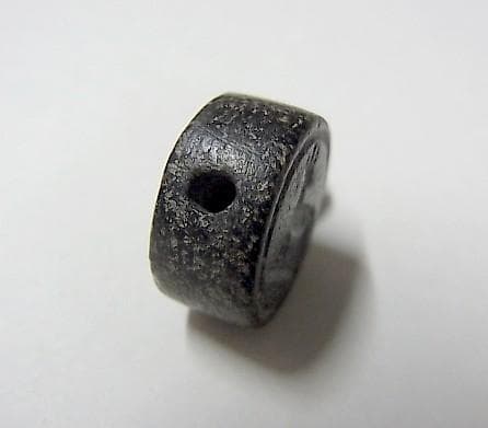 ★T0504★ 古代石 (218) 印章石　巨眼人物　鹿文様　磁石に付きます