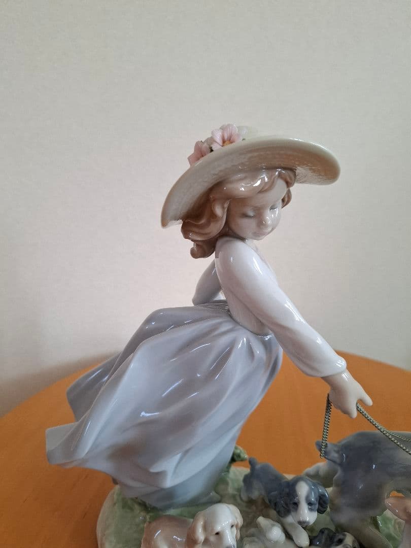 リヤドロ　仔犬たちの行進