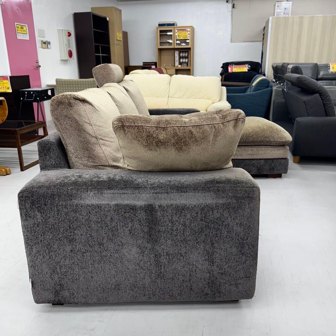 【お買い得‼️】定価数十万♪ フツーラ 237cm幅3人掛けカウチソファ