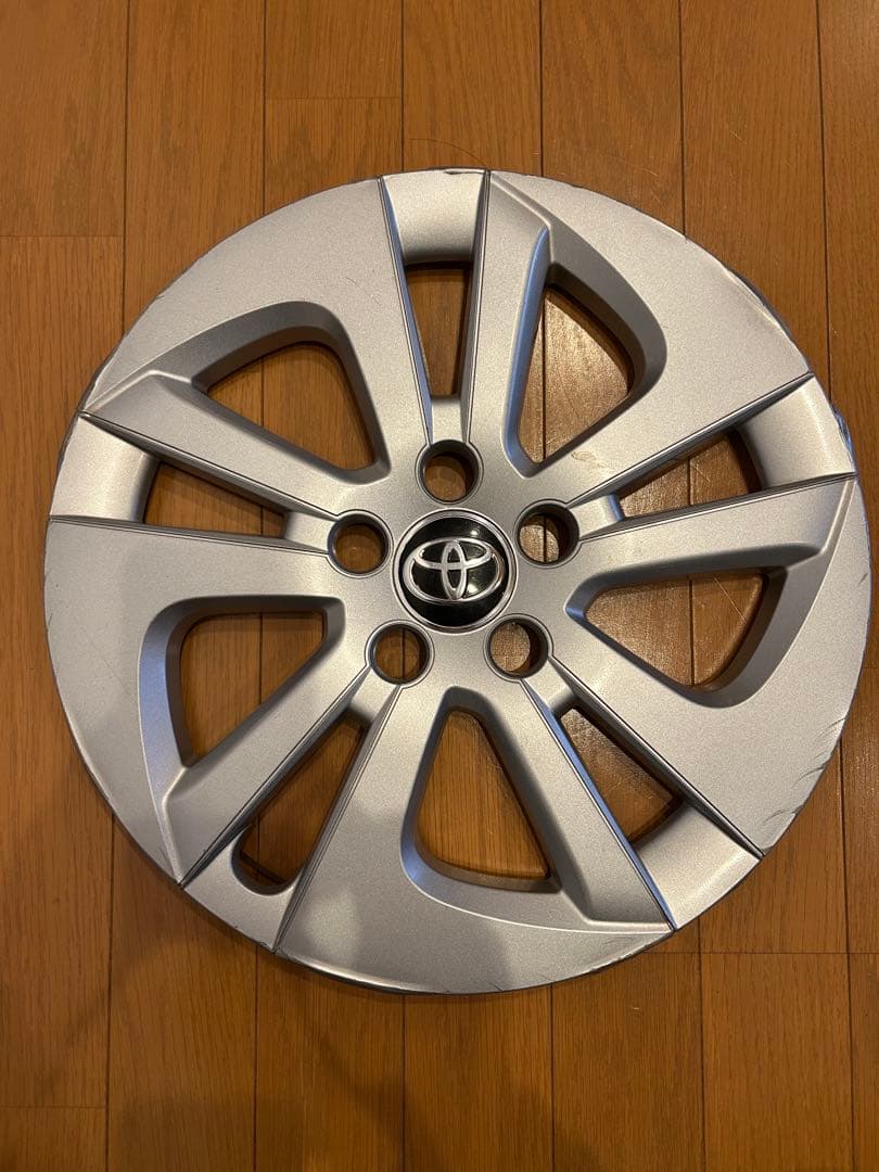 トヨタプリウス50前期　Sグレード　15インチ 純正ホイール カバー　4本セット