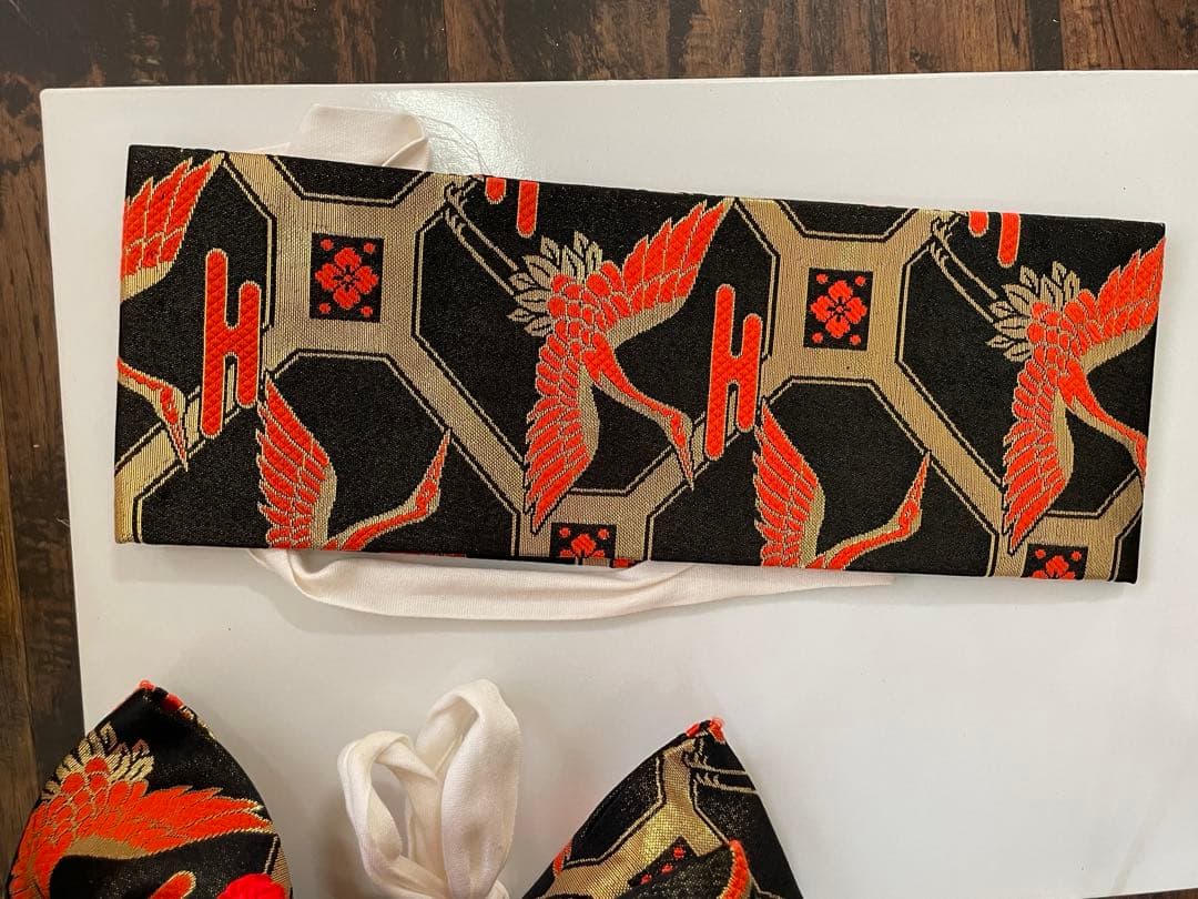 七五三 髪飾り 黒 赤 金 鶴模様