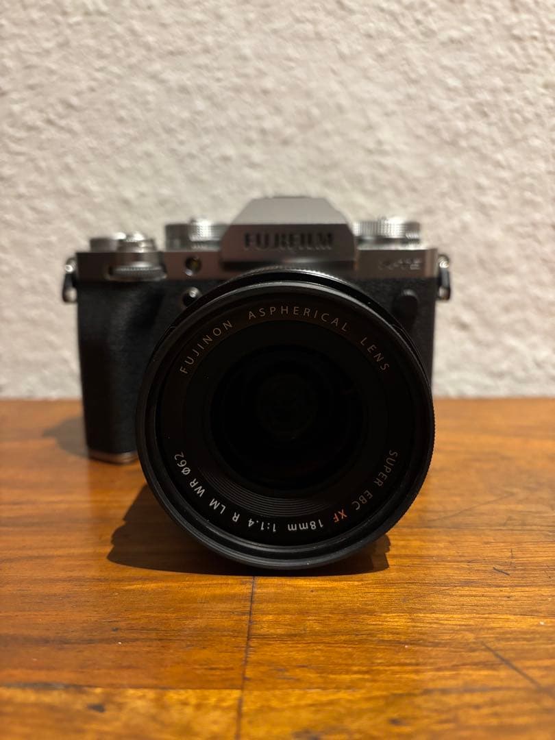 FUJIFILM X-T5 XF18mmF1.4R LM WRシャッター880枚