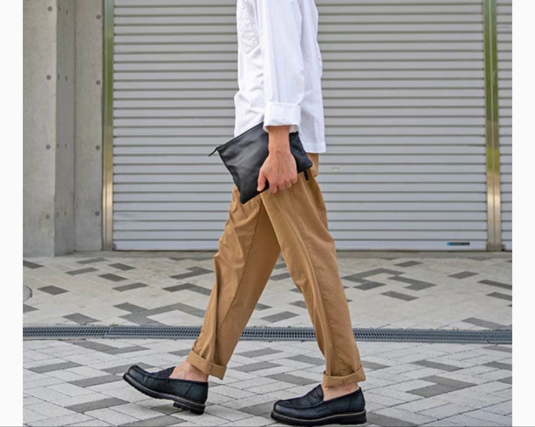 MILAN BLACK軽量レザーサコッシュ MORAL CODE