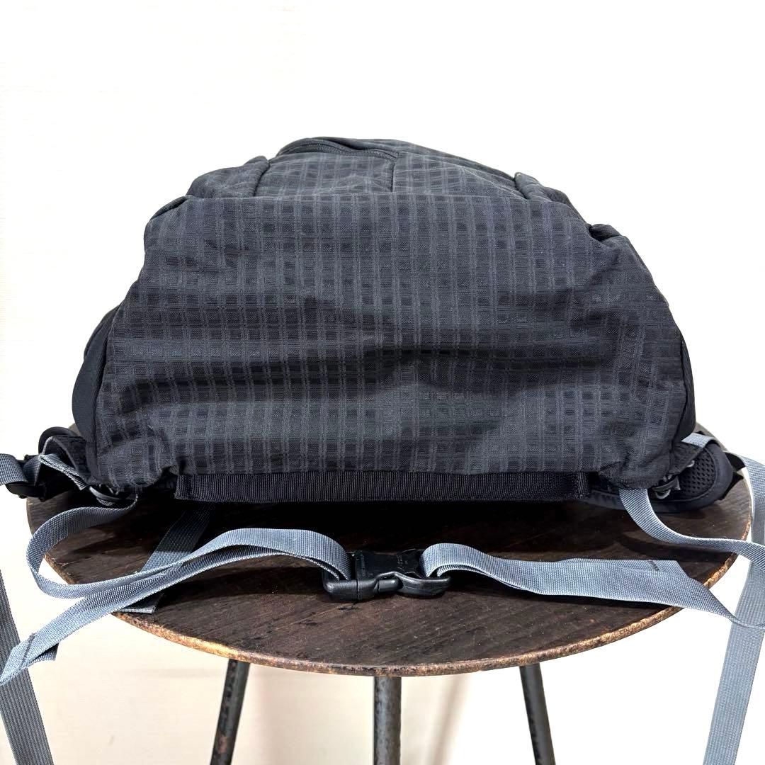 良品 パタゴニア 黒 ブラック ライトワイヤーパック リュック 48860