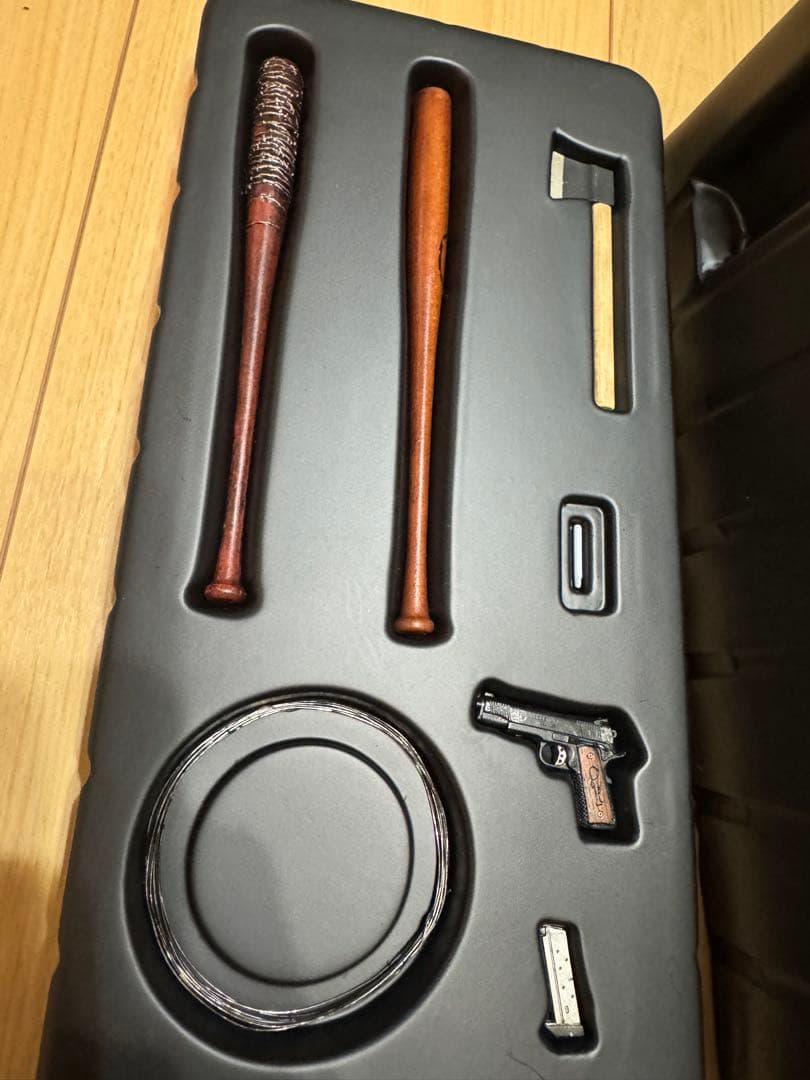 THE WALKING DEAD ニーガン1/6スケールフィギュアスリーゼロ