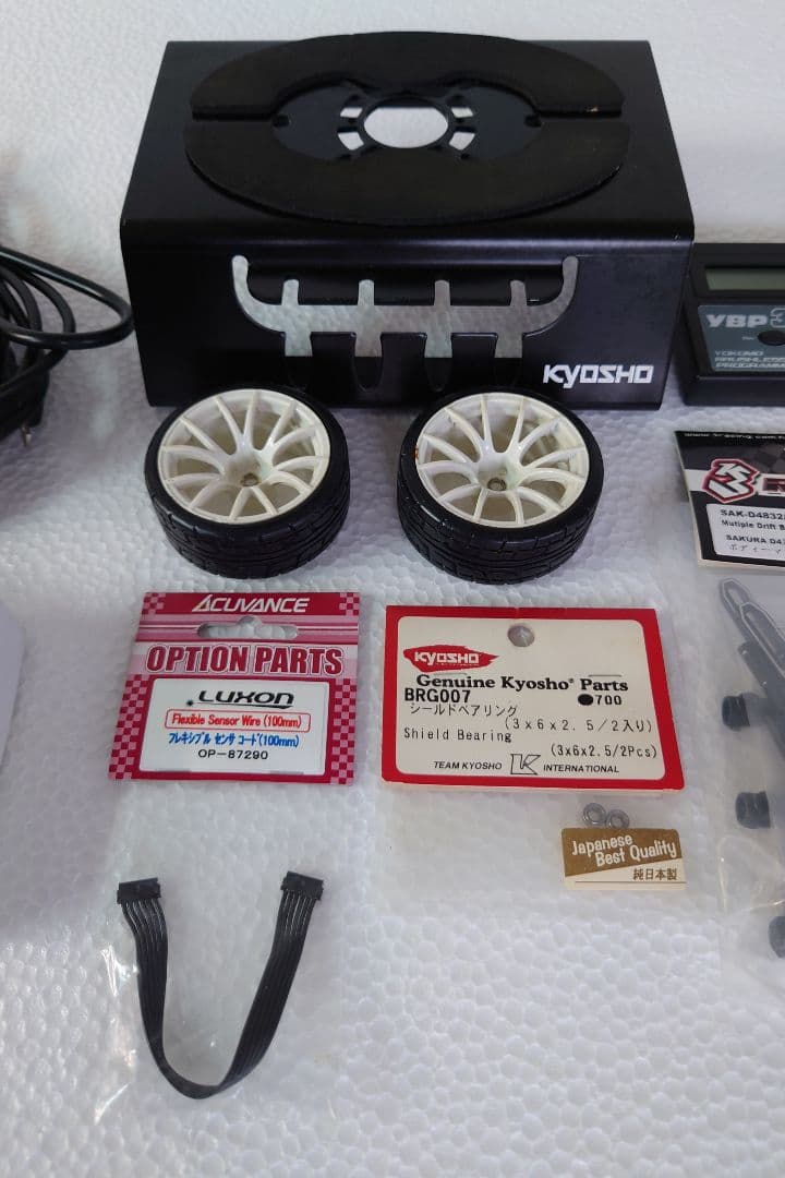 ラジコンカー 「ドリフト用 二輪駆動」 ジャンク品の出品です。