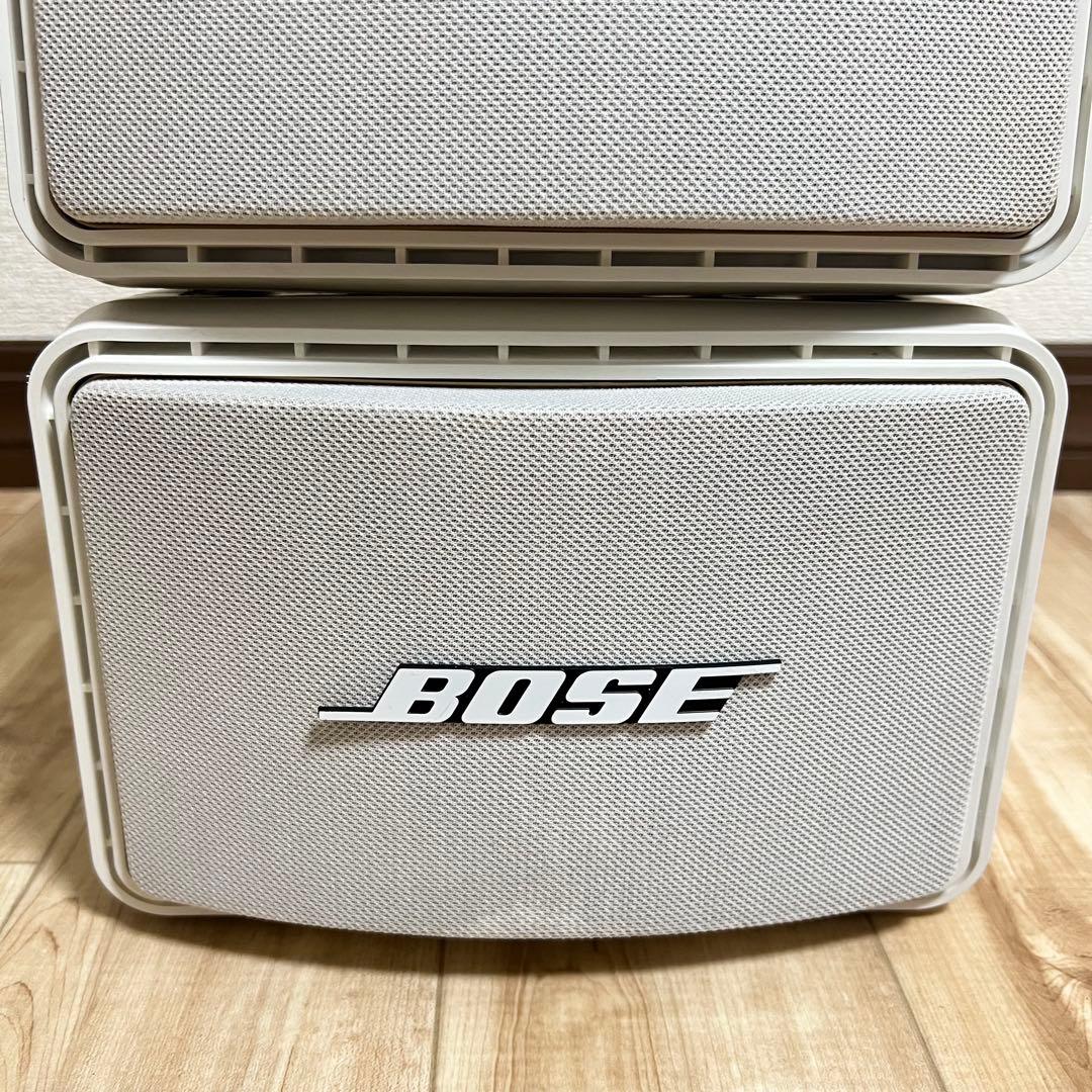 コロ助　BOSE ボーズ 111ADW ペアスピーカー 白 純正吊り金具付