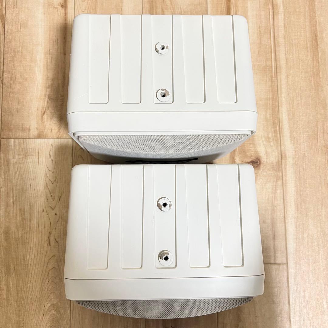 コロ助　BOSE ボーズ 111ADW ペアスピーカー 白 純正吊り金具付