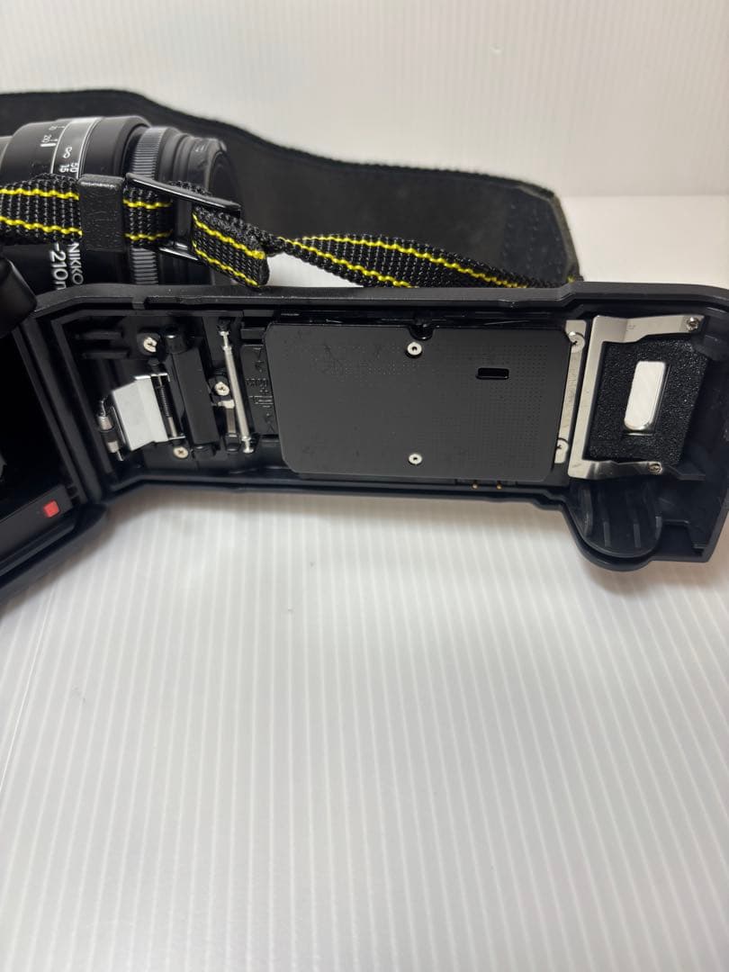 【動作未確認】 Nikon F-601 QUARTZ DATE 一眼レフカメラ