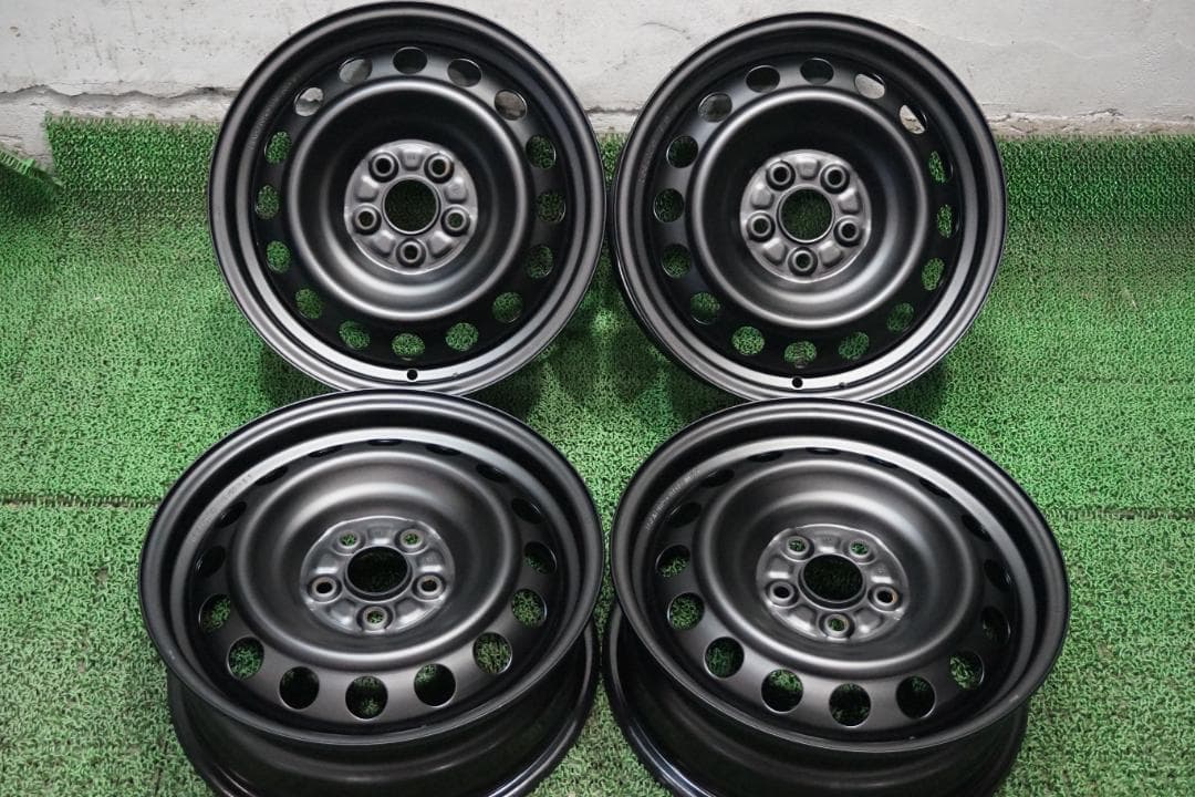 トヨタ純正　カスタムブラックエディション　プリウス　シエンタ　アウトドア