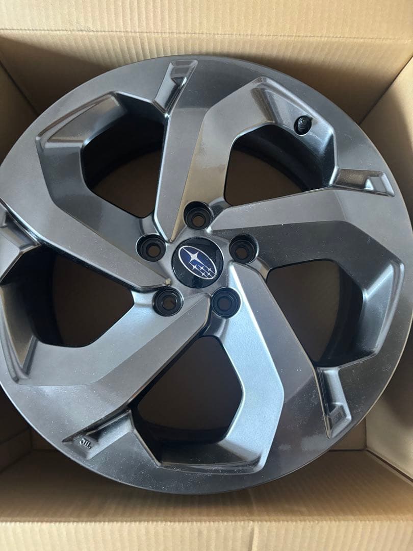 スバル 18インチ 純正新車外しskフォレスターSTIスポーツ1本　4回購入