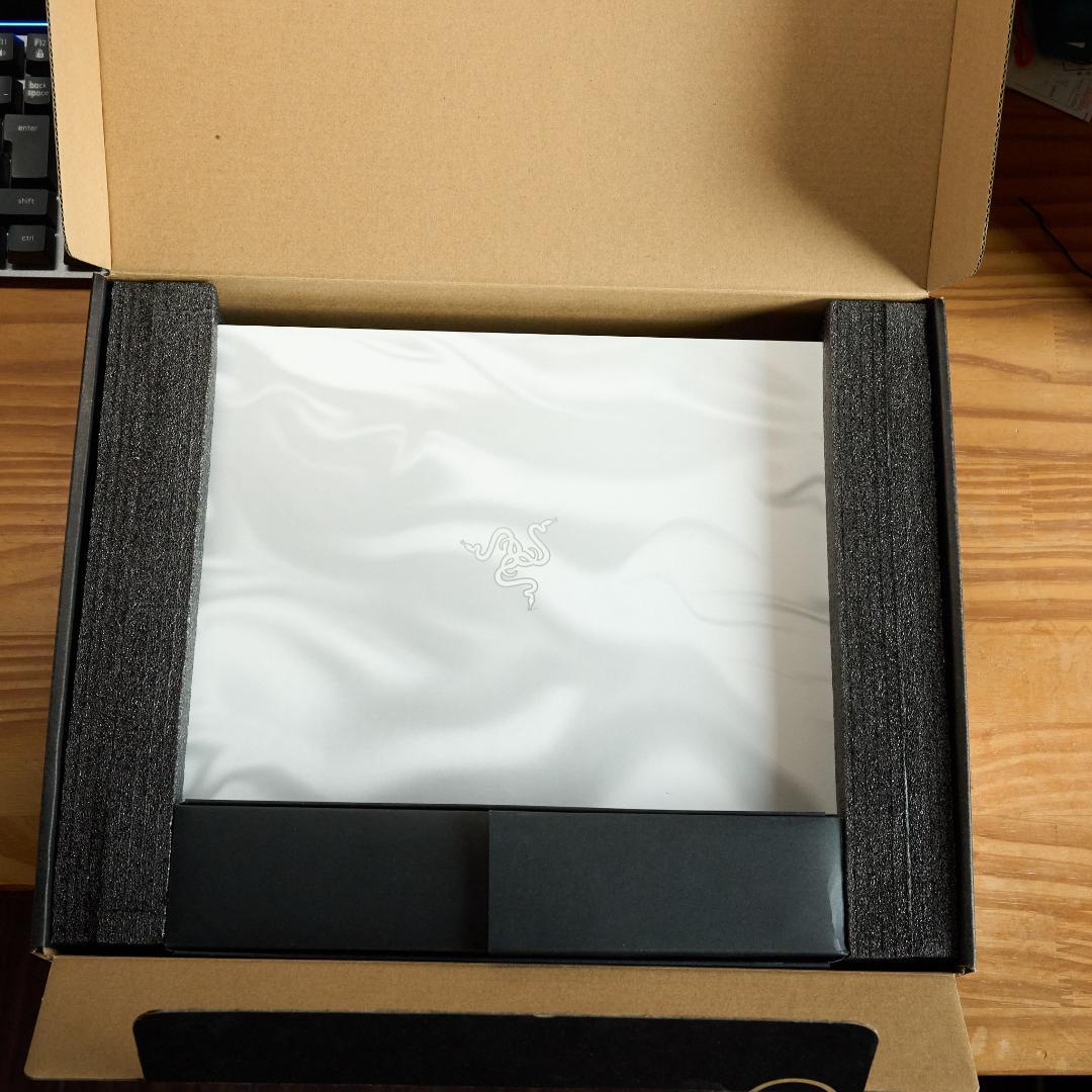 s*o様 Razer Blade Stealth 13 フルHD Mercury